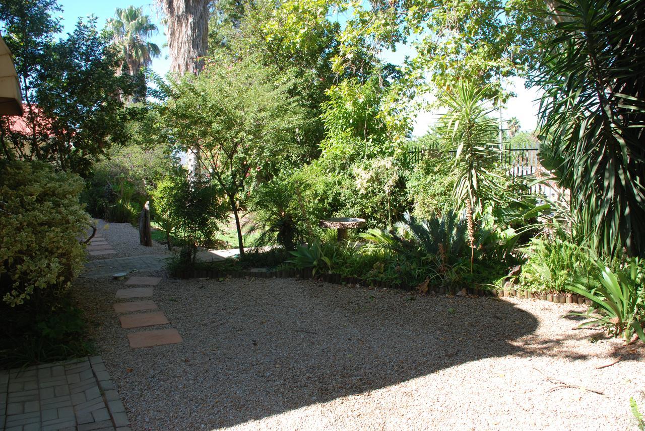 86 On Langenhoven Bed & Breakfast Oudtshoorn Zewnętrze zdjęcie